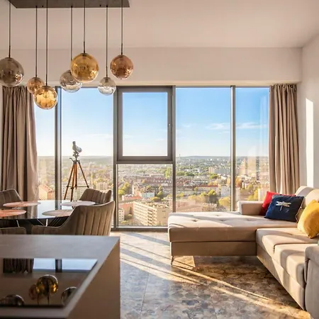 Ans Hanza Tower - 22nd Floor With View, Swimming Pool, Sauna, Jacuzzi, Viewing Terrace 아파트 *