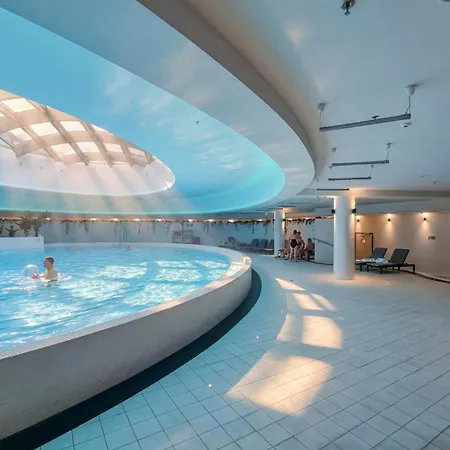 아파트 Ans Hanza Tower - 22nd Floor With View, Swimming Pool, Sauna, Jacuzzi, Viewing Terrace